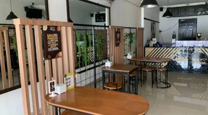 Cuci gudang perabot ex Cafe
