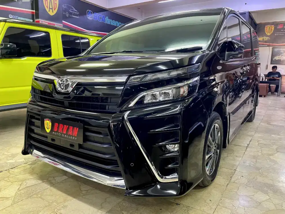 Toyota voxy 2019