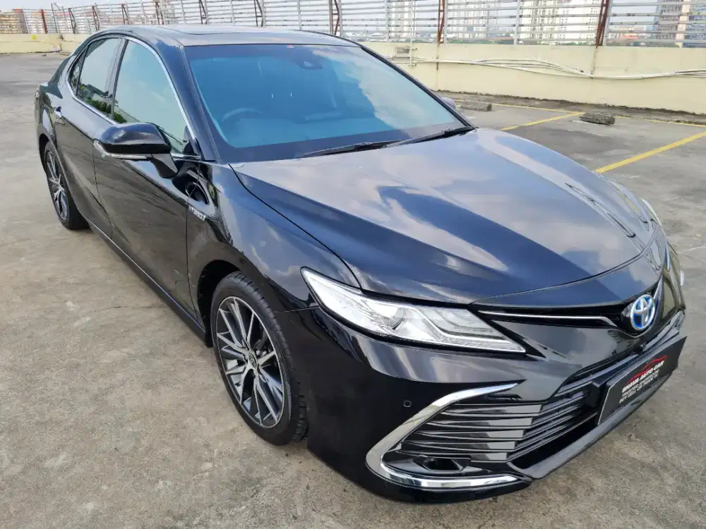 Camry 2.5 hybrid 2022 facelift TSS black on black Km.60rb (NIK.2021)
