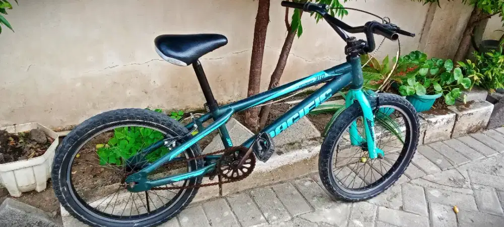 Sepeda BMX pacific hijau army ukuran 20 rem baru normal semua