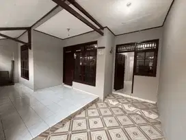 Disewakan Rumah 2 LT. Perum Pondok Hijau Permai, Baru direnovasi