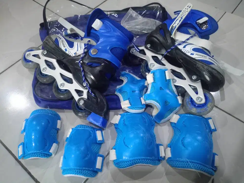 Di jual sepatu roda untuk anak2