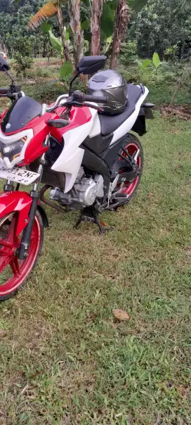 Yamaha vixion ss lengkap tinggl cuz