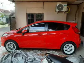 Bismillah di jual mobil ford fiesta sport matic 2012