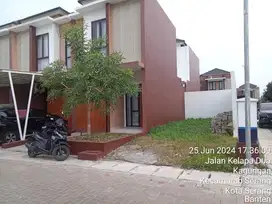 rumah mewah dua lantai jual rugi