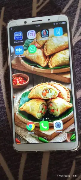 Dijual butuh Smartphone OPPOf5 Kondisi ok