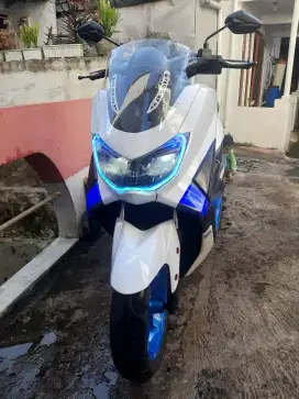 Nmax putih 2018
