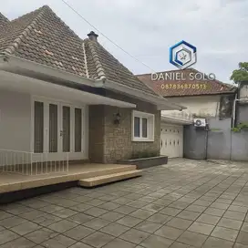 Dijual Rumah Solo Jalan Raya Surakarta