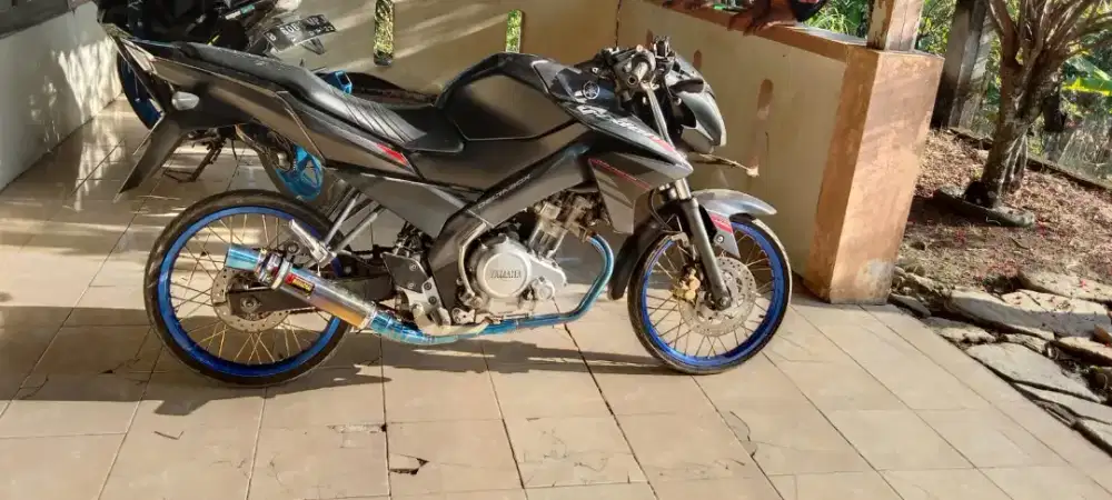 Dijual vixion new 2014