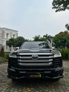 TOYOTA LAND CRUISER 300 VXR 2023