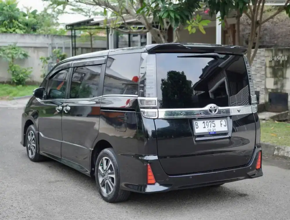 Toyota Voxy AT 2019 Hitam Metalik
 SIAP PAKAI