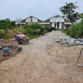 Dijual Lahan Luas dan 4 Rumah Bagus di Karawang, Jawa Barat