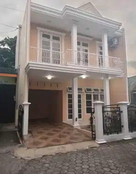 Rumah Tinggal 2 Lantai Lokasi Strategis Dekat Pasar Godean