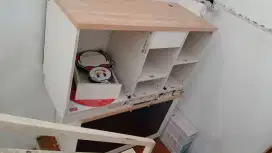 Meja bekas layak pakai