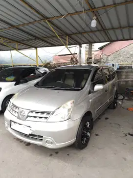 Nissan Grand livina 2010 Bensin