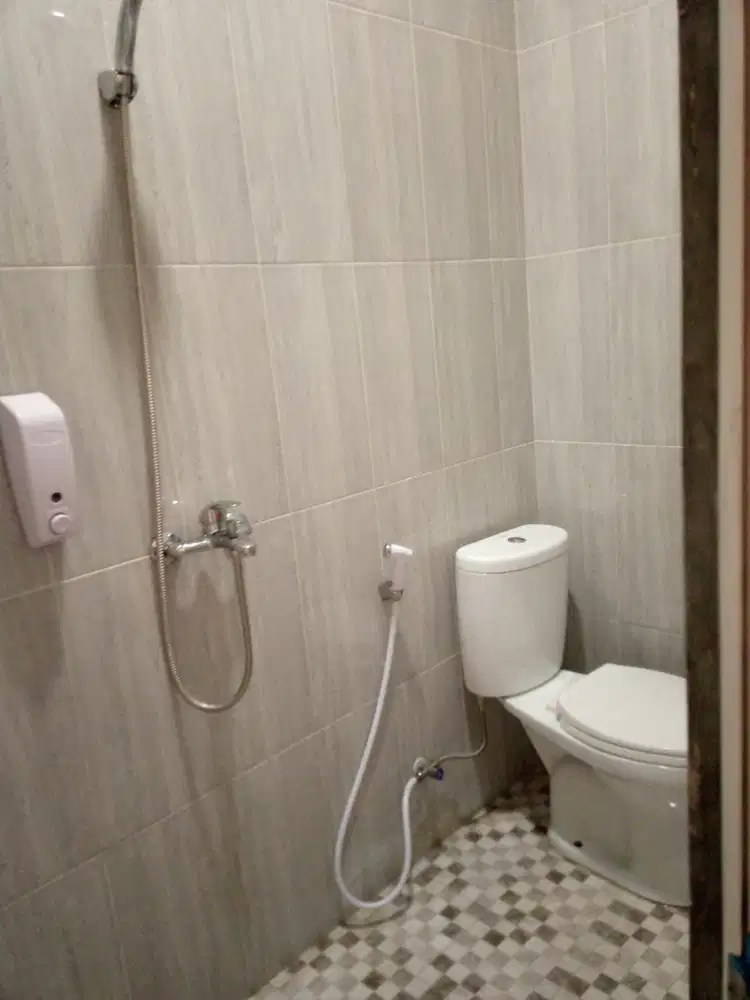 Rumah hook cantik di cluster Pratama residence samping Metro permata