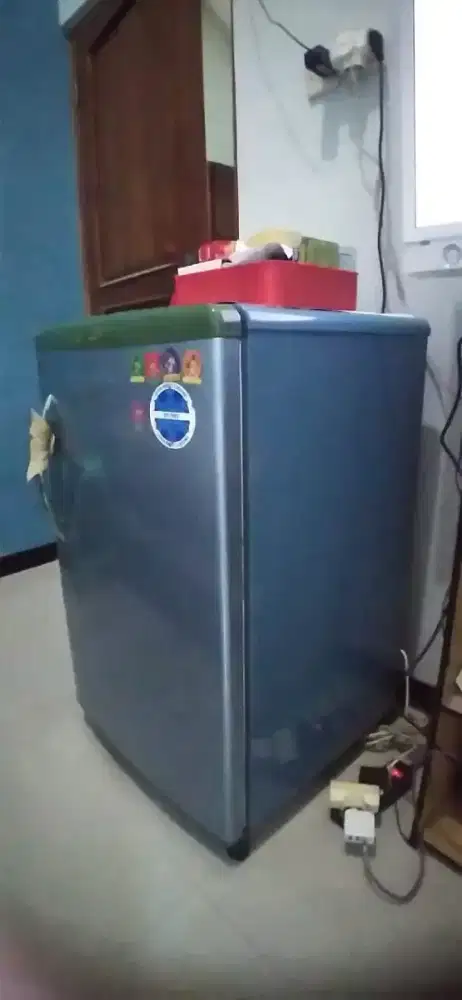 Kulkas 1 pintu Toshiba Glacio bagus normal murah