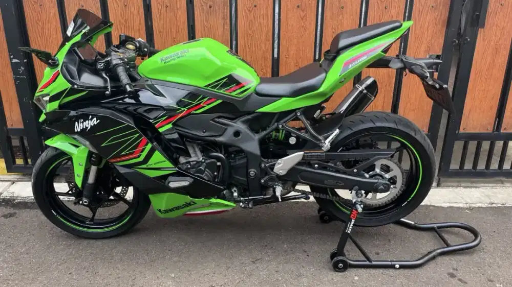 Dijual Motor Kawasaki ZX 25 RR