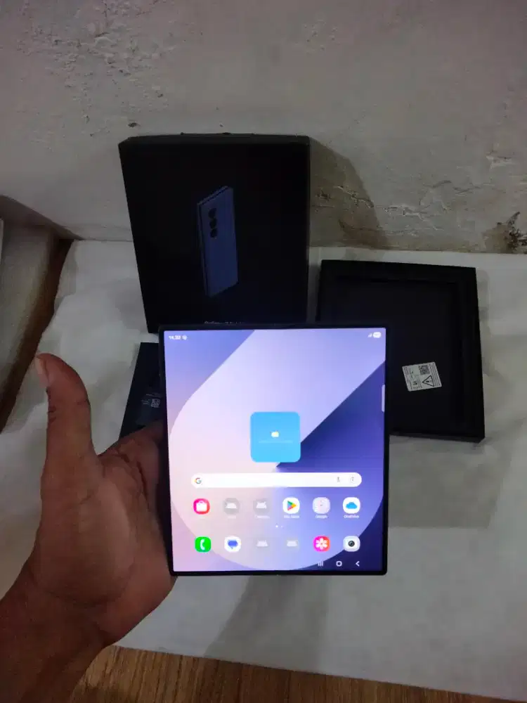 Samsung Z Fold 6 Ram 12/512 Gb Fullshet Sein TT Hp Lain