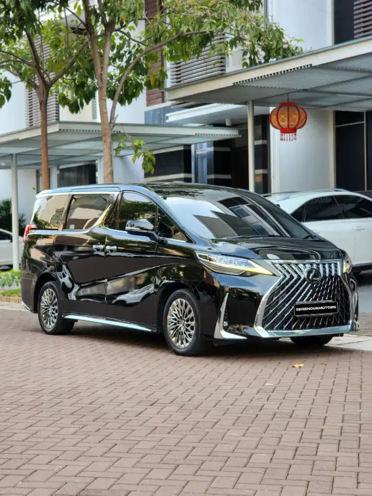 Lexus LM350 VIP 2+2 tahun 2020
