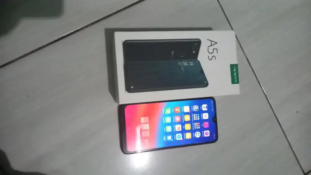 Oppo A5s hp dan kotak