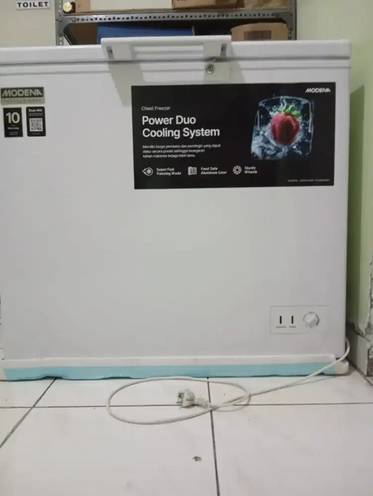 Freezer box modena 210 liter second sangat mulus