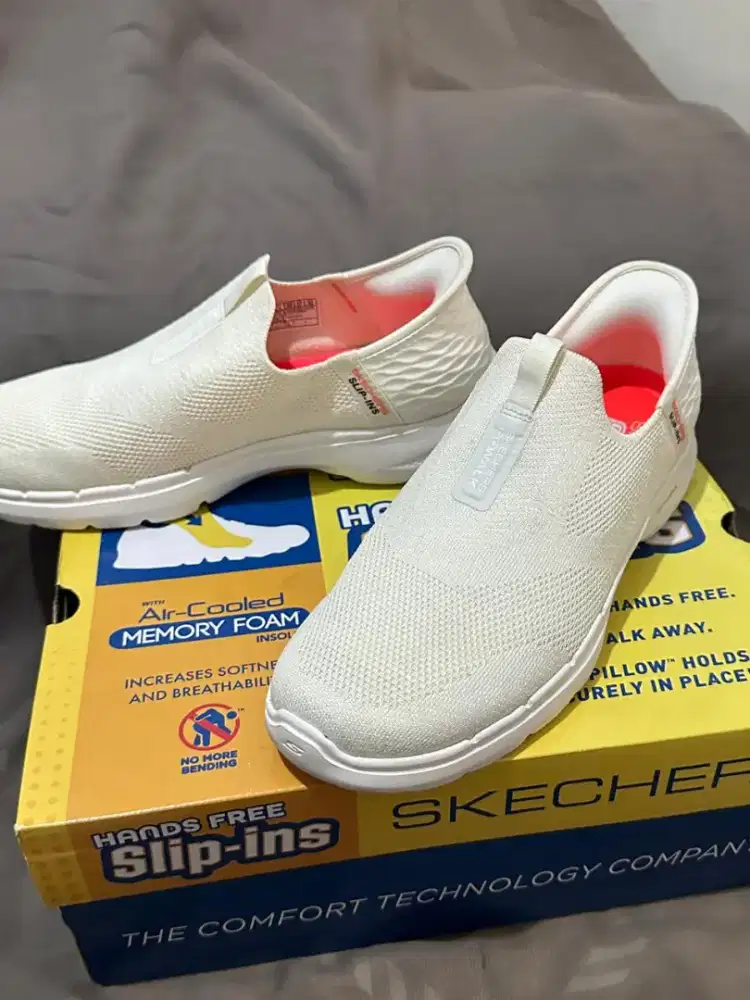 Skechers Go Walk 6 Original Sepatu Wanita