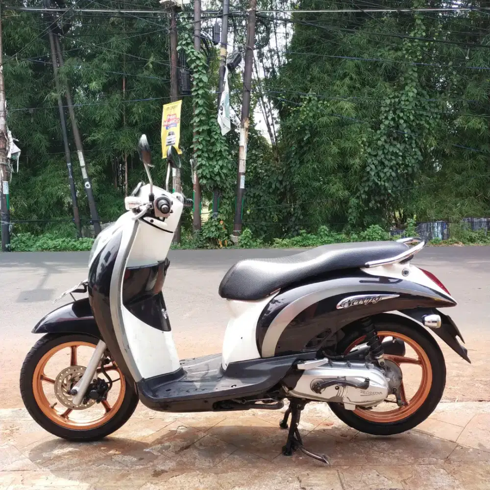 Scoopy karbu 2012 Mesin Aluss lengkap Bagus