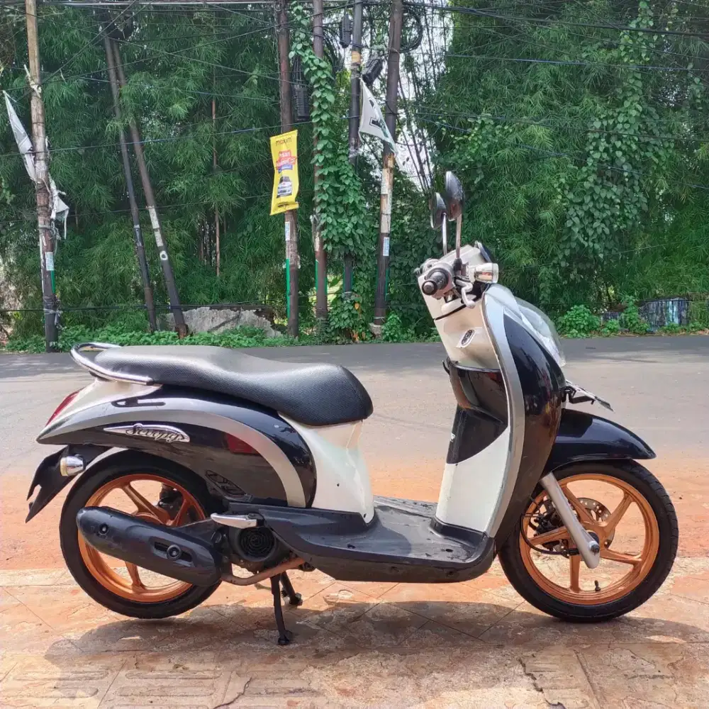 Scoopy karbu 2012 Mesin Cakep Bagus Lengkap