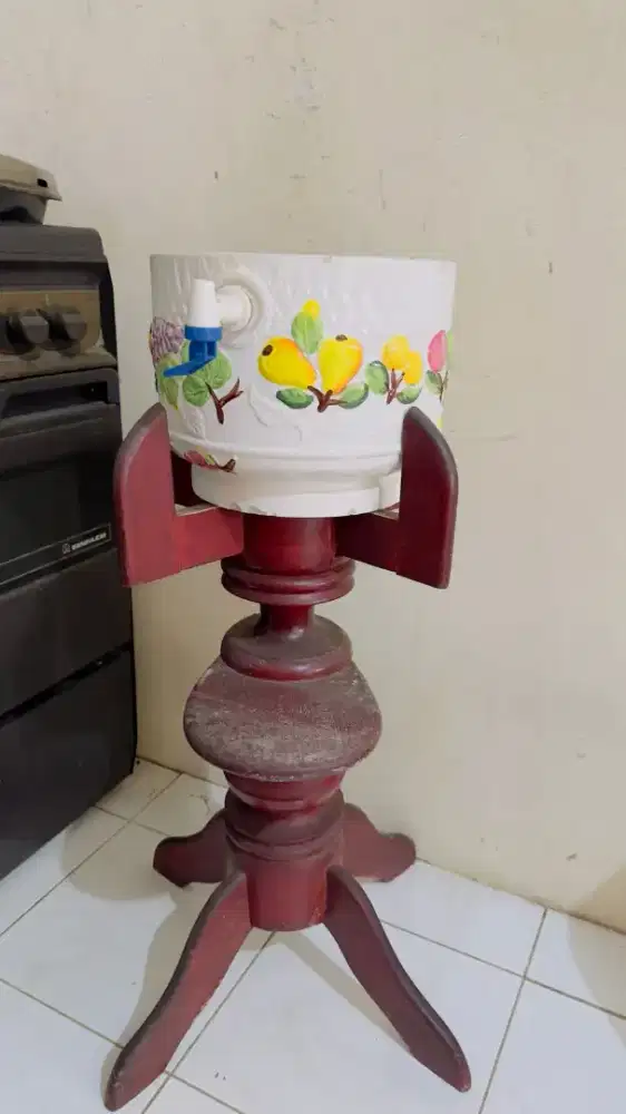 Tempat galon guci second depok