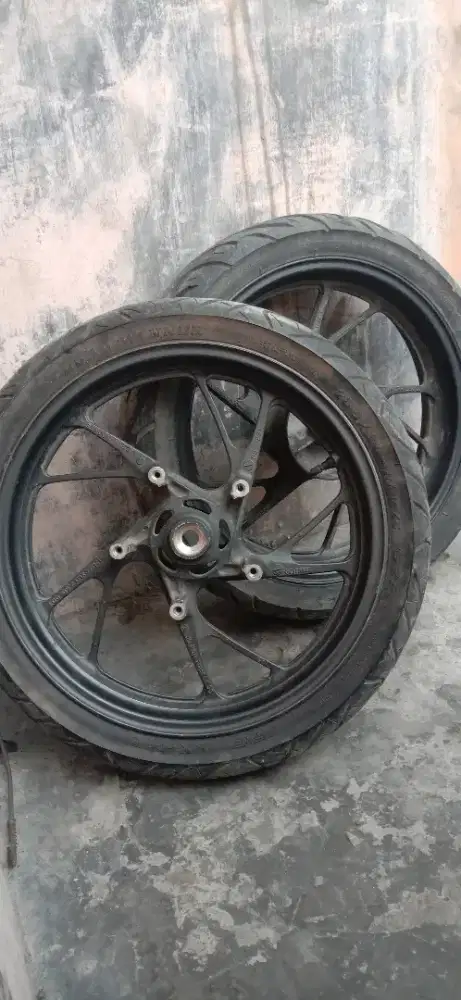 velg cbr 150r warna hitam
