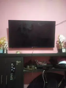 Di jual cepat tv LG 43 inc