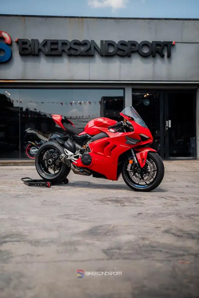 DUCATI PANIGALE V4 BASE z900 r6 zx