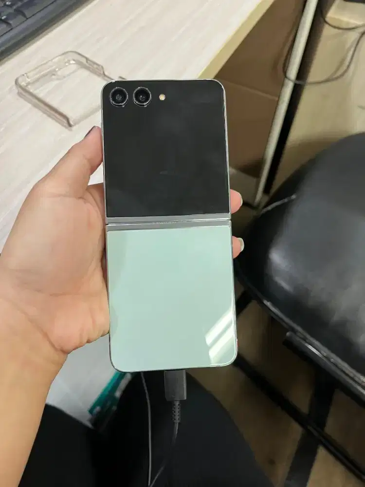 Samsung zflip 5 mulus lengkap bgt pemakaian wanita