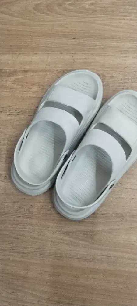 Sepatu Putih Ukuran 44 45
