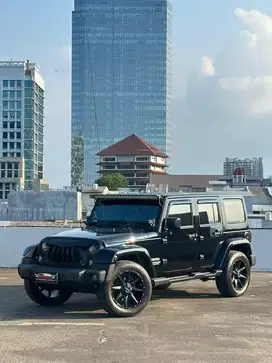 JEEP WRANGLER SAHARA 3.0 AT 2015 Low Odo Good Conditions