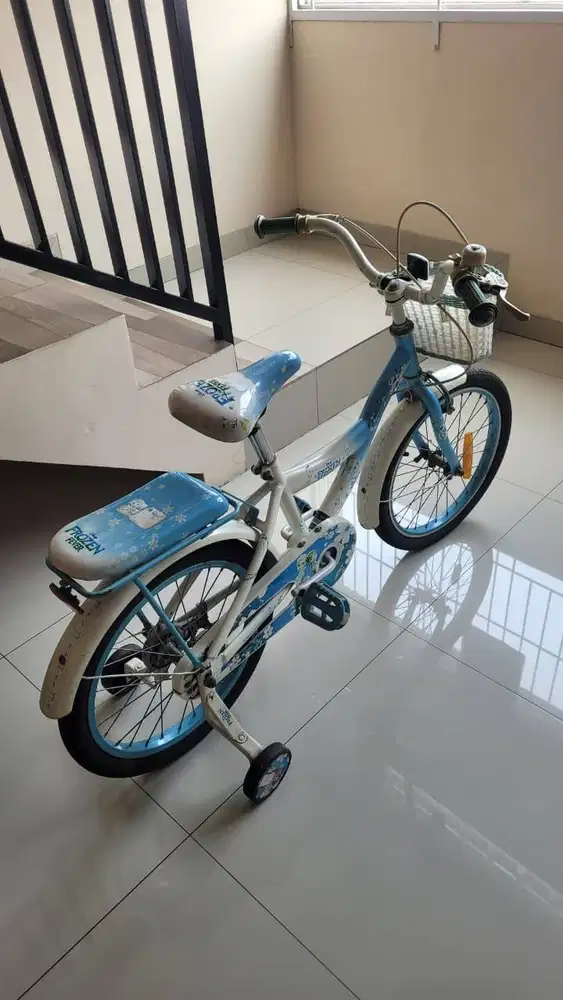 BELI PASTI CUAN..SEPEDA ANAK WIM CYCLE EDISI FROZEN BLUE 90% JRG PAKAI
