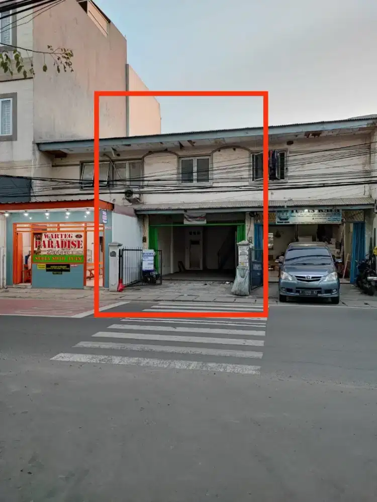 Disewakan ruko depan SMA56. Jalan utama. Lebar