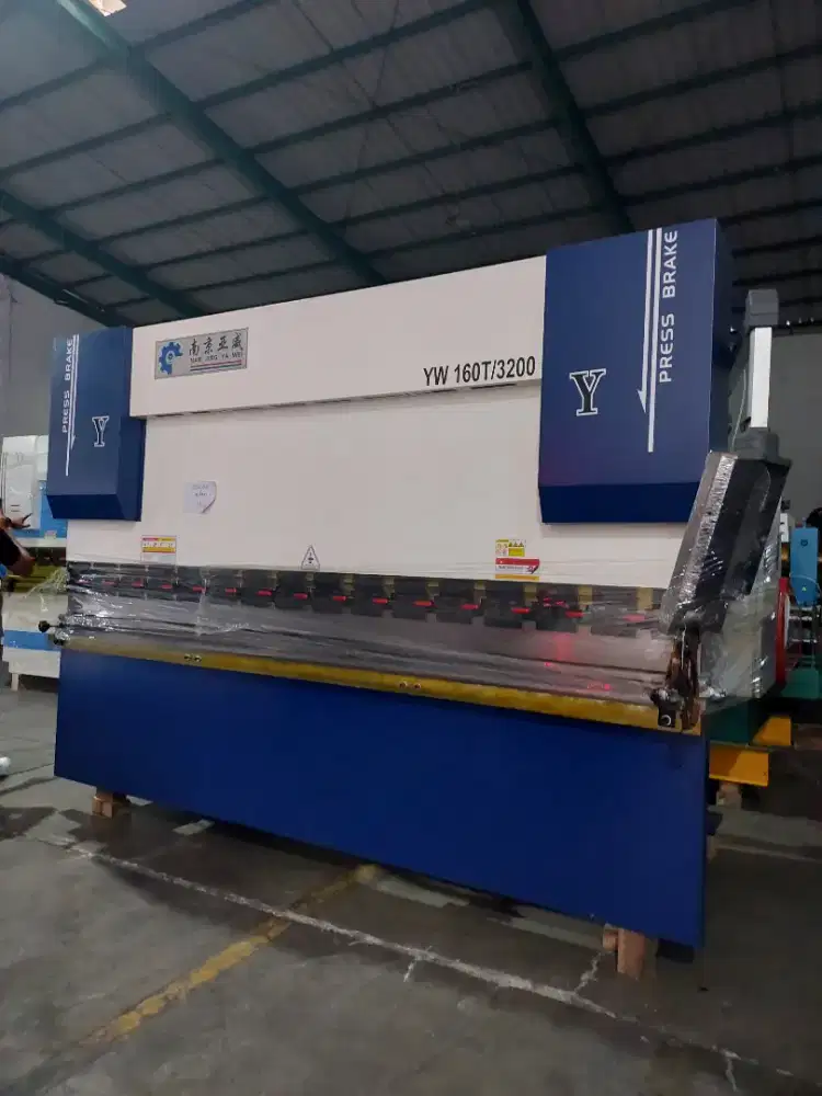 Mesin bending 160T x 3200mm