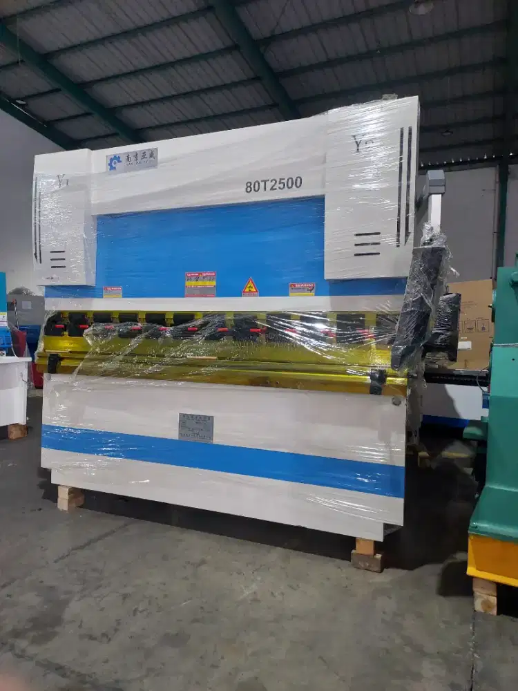 Mesin bending tekuk plat 80T x 2500mm