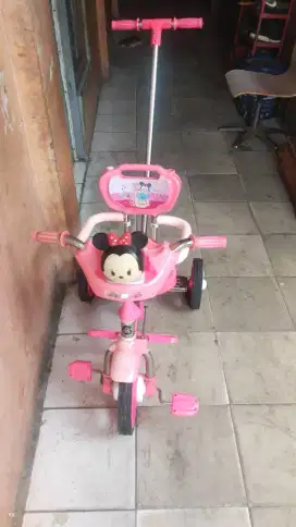 Sepeda roda tiga