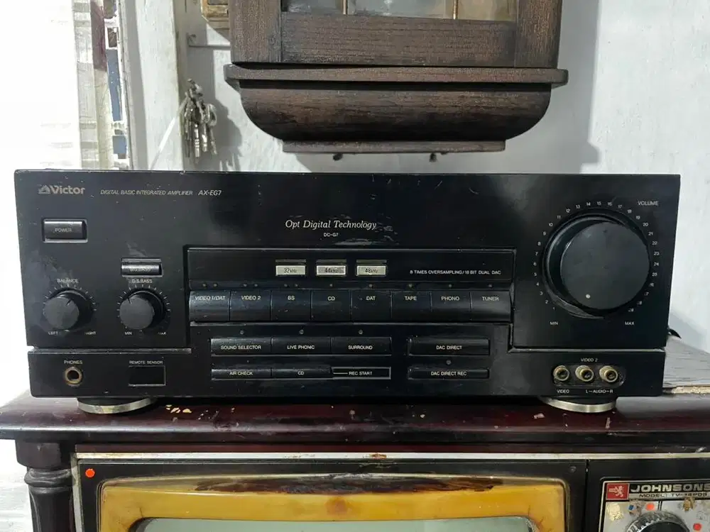 ampli victor jepang 100V normal