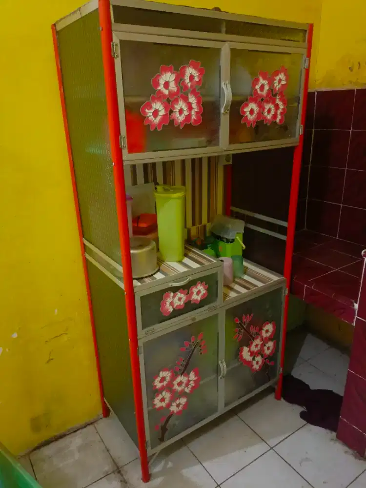 Lemari rak piring 2 pintu
