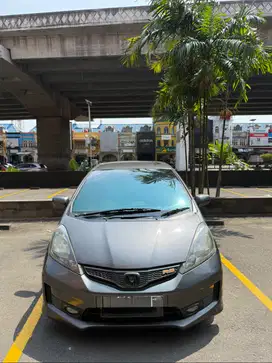BISMILLAH DIJUAL HONDA JAZZ RS 2011 AT