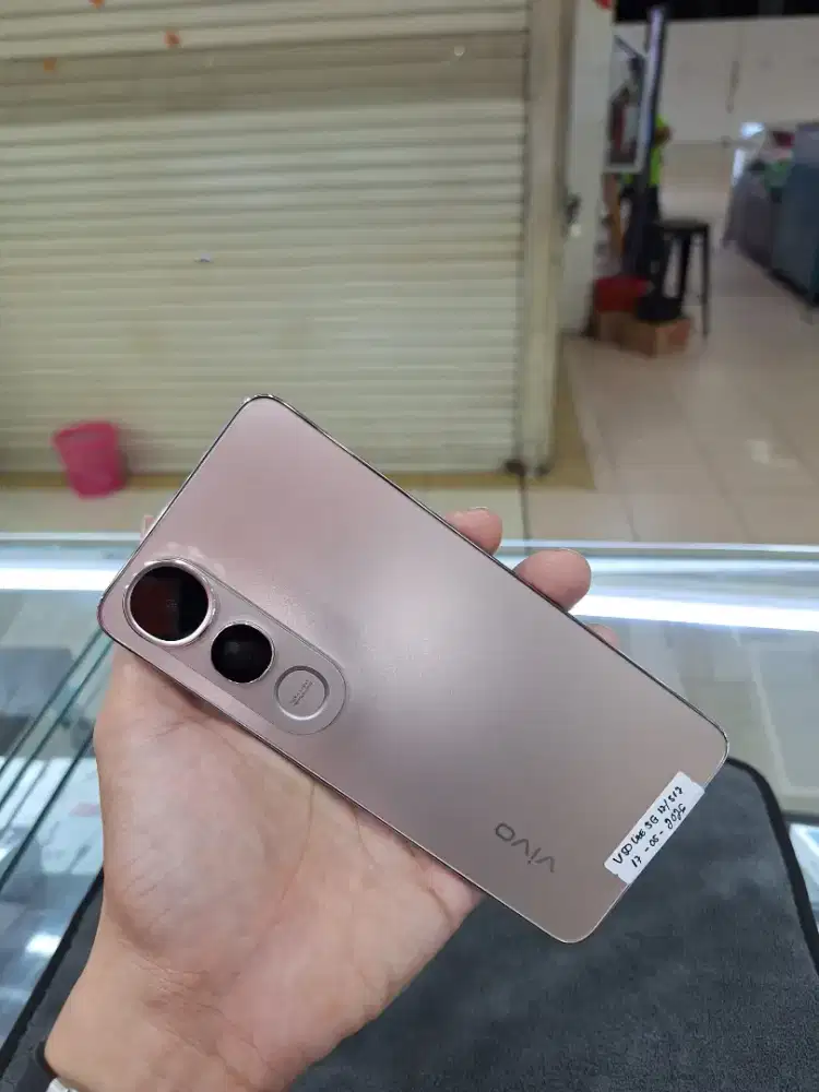 vivo v50 lite 12/512 like new