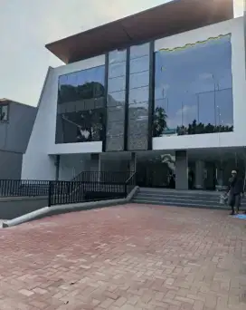 Dijual gedung baru 3.5 lantai siap pakai di duren sawit Jakarta Timur