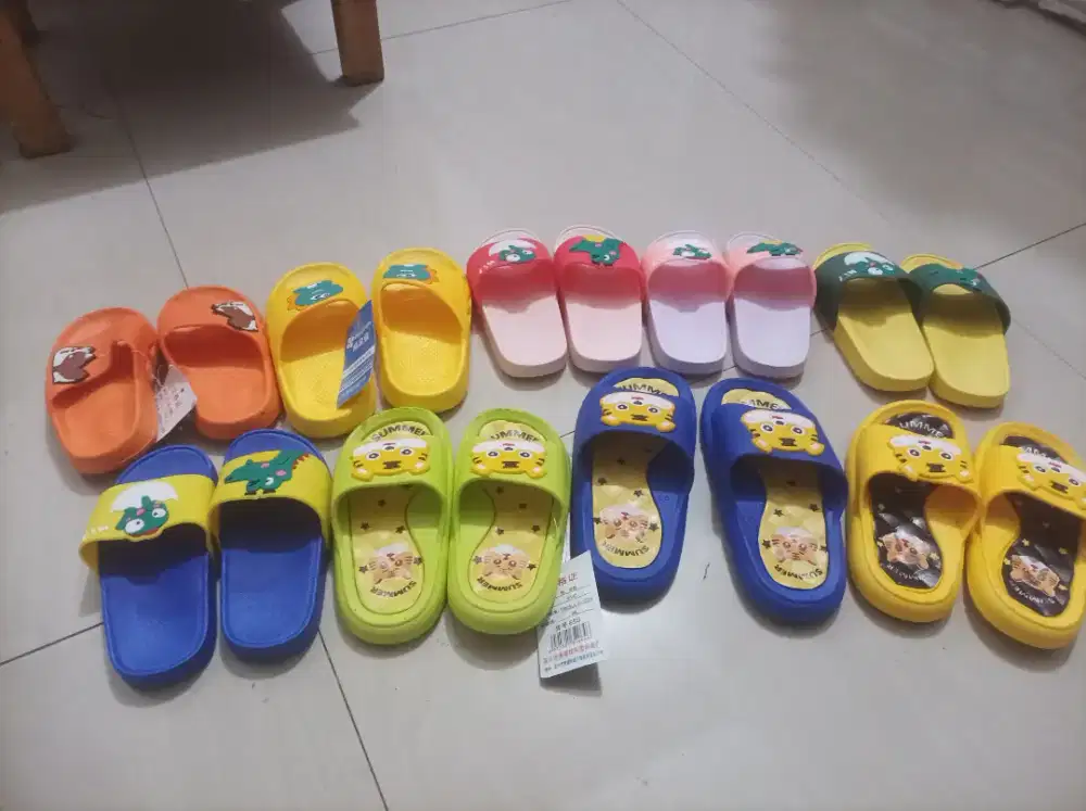 Sandal karet lentur import anak sisa daganan uk2-6tahun