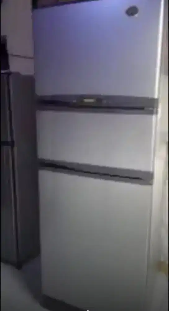 Kulkas Jumbo 3 pintu LG