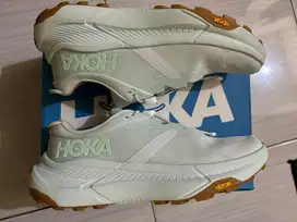 Sepatu hoka cewek