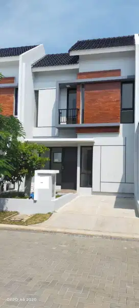 Jual Rumah Bagus 2 Lantai Dekat Dengan Summarecon Crown Gading, Bekasi